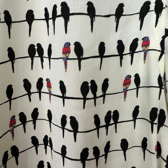 Jane and Delancey Parrot Birds Shirt Top HiLo Soft Roll Tab Womens 1X Novelty - Picture 4 of 8